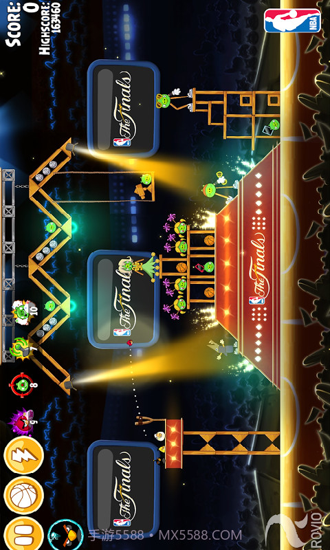 愤怒的小鸟季节版截图1